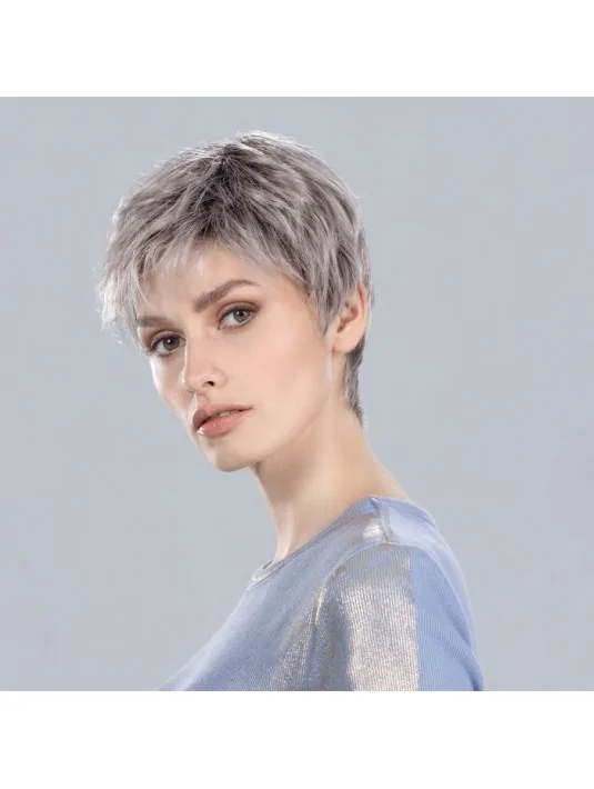 Perruque synthétique DEBBIE Metallic Grey Rooted ELLEN WILLE Perruque synthétique DEBBIE Metallic Grey Rooted ELLEN WILLE